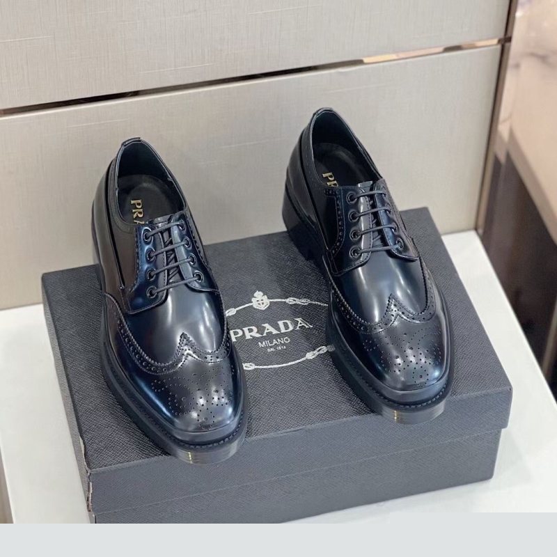 Pra*a leather shoes